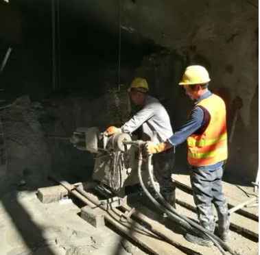 东澳镇水下抗分散灌浆料特点 水下不分散注浆料介绍