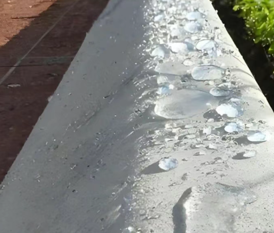 东澳镇硅烷浸渍涂料在混凝土保护中的应用